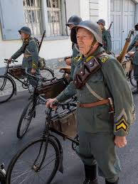 Historic Swiss Army Bikes In Action Schweizer Armee Armee Schweizer Geschichte
