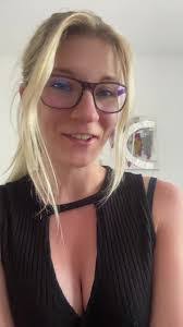 Daisy Sullivan's Instagram, Twitter & Facebook