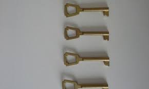 How to pick a lock survival sullivan. I Lost My Closet Key How To Open It Lifehacks Stack Exchange