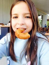 Naomi Charest (@Nao_Frog)