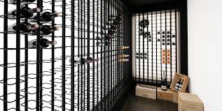 Det ska vara ett hus som ligger en bit utanför marbella i el madroñal och det ska ha kostat ca 50 miljoner kronor inklusive skatter och avgifter. Charlotte Perrellis Sanslosa Lyxvilla I Spanien Stoppa Pressarna Kandisar Kandisnytt Hant Extra Se Hor Noje