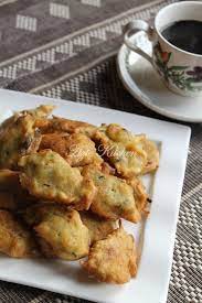 Bahan asasnya ialah tepung, air dan garam. Cucur Ikan Bilis Lembut Azie Kitchen