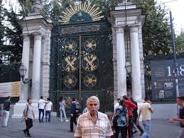 Galatasaray lisesi, i̇stanbul'un galatasaray semtinde bulunan bir lisedir. Galatasaray Lisesi 13 Galatasaray Lisesi Istanbul Resmi Tripadvisor
