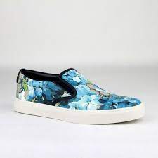 Wearing a floral dress with floral shoes might seem like a risky move, but the right combination can create pure sartorial magic. Gucci Blue Men S Bloom Print Flower Slip On Sneakers 8 5g 9 5 407362 8471 Shoes Tradesy