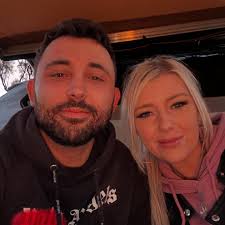 Laura Jane Low (@lozziaxxx) • Instagram photos and videos