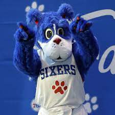 On february 10, 2015, franklin the dog was introduced as the new philadelphia 76ers mascot to 400 fans and media at the franklin institute. New 76ers Mascot Takes Aim At Robin Lopez Sports Illustrated