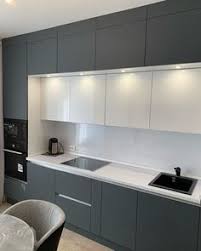 Laminate flooring is a versatile and resilient flooring type that boasts a classic look that wears well over time. Nevena Milenkovic Nevenamilenkovic1 Profile Pinterest