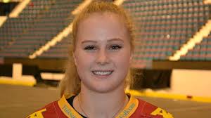 Hon är ett av Sveriges stora framtidsnamn: ”Alltid sagt att jag vill vara  den första kvinnliga spelaren i NHL”