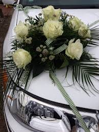 Grosse Weisse Rosen Fur Die Hochzeit Hochzeitslimousine Limousinenservice Stretchlimousine