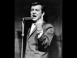 Bobby Darin Mack The Knife - YouTube
