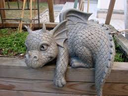 Gartendrache Kantenhocker Links Drache Figur Gargoyle Amazon De Garten Drachen Babydrache Figur