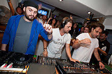Viiden vuoden ajan angello keikkaili sooloartistina, kun axwell ja ingrosso duona. Swedish House Mafia Wikipedia