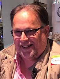 Eine gute Tat nach der anderen. Thomas Bünger aus Buxtehute hatte bereits  200 Shirts gekauft und für die Helfer vor Ort gespendet. Jetzt legt er  nochmals einen drauf. Weitere 200 Tassen der