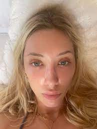 TW Pornstars - 3 pic. THE NAKED PHILANTHROPIST. Twitter. Havent worn  makeup in almost a month and feeling sexii. 2:34 PM - 19 Jul 2022