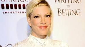 Does tori spelling have tattoos? Tori Spelling Spielt Bei Beverly Hills 90210 Mit Augsburger Allgemeine