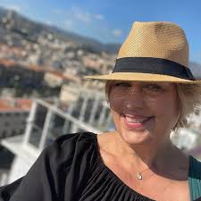 What is weather like back end of September ? What do people recommend  wearing