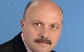 Anulan el autonombramiento del alcalde de Aielo como secretario-interventor 