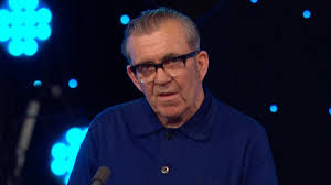 Nathan James Dearden yn ennill Tlws y Cyfansoddwr