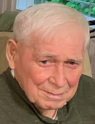 Helen Wozniak's Instagram, Twitter & Facebook