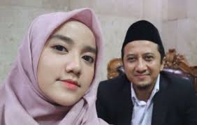 Maybe you would like to learn more about one of these? Profil Wirda Mansur Putri Ustaz Yusuf Mansur Yang Dijodohkan Dengan Anak Syekh Ali Jaber