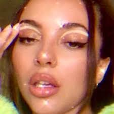 Jayne Cronin's Instagram, Twitter & Facebook