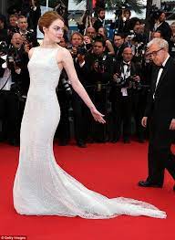 Emma Stone Dazzles In Figure Hugging White Dress At Cannes Premiere Dresses Nice Dresses White Dress