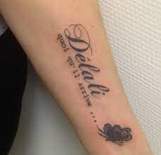 Les Tatouages Ecritures Phrase Mots Ou Lettrages Sur Bordeaux Salon De Tatouage Artistique Et Original A Bordeaux Pique A Cœur Ink