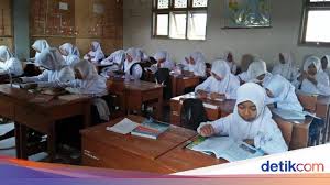 We did not find results for: Sekolah Di Ponpes Ini Seluruh Santri Tak Dipungut Biaya Sampai Lulus