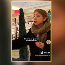 OnlyFans und Tierrechte: 9 provokante Videos der Militanten Veganerin