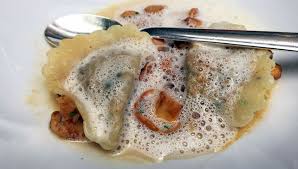 Chef Hans Haas Tantris Munich Ravioli Vom Wollschwein Cutlery Moonlashes By Vera Pure More At Www Verapu Re Hans Haas Rezepte Gourmet