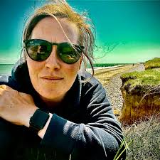 Hallo Gemeinde, ich suche für mich und meine 4 jährige Tochter eine  Möglichkeit nochmal die Sonne am Meer zu genießen, da für uns ein normaler  Urlaub dieses Jahr finanziell nicht drin ist…!