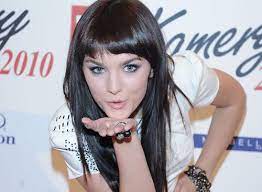 5,792 likes · 14 talking about this · 4 were here. Ewa Farna Z Glowa W Chmurach Nie Chodze Kobieta Pl