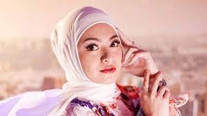 Rupanya, pria yang videonya viral itu sudah pernah diwawancarai sule. 20 Seconds Exciting Video Circulates Allegedly Nathalie Holscher And Her Manager