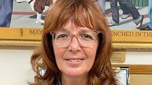 Cynthia Schaaf wins service award from Seaford library