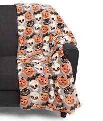 Get the best deals on children fleece blankets. Cynthia Rowley Plush Throw Blanket 60 X 70 Curious Halloween Vintage Inspired Ebay Halloween Blanket Plush Throw Blankets Plush Throw