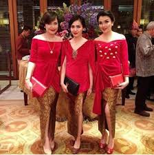 Seperti baju brokat dengan beraneka rupa kombinasi yang kini semakin banyak diminati. Pin Di Model Pakaian