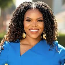 Melina Sanchez (@MelinaLSanchez)