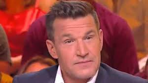 Des difficultés que le jeune homme lie à l'histoire de le regard des autres, surtout jeune, c'est très dur. Benjamin Castaldi Vous Ne Devinerez Jamais Le Nombre Enorme De Ses Conquetes