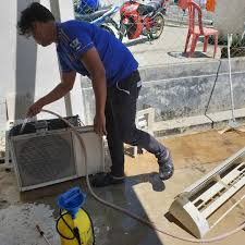 Air conditioner service servis aircond rumah murah saluran air tersumbat dengan lumut dan habuk, menyebabkan aircond bocor & menitiskan air. Bila Kali Terakhir Korang Servis Aircond Rumah Korang Ben Ashaari