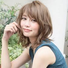 秋冬はどんな髪色が人気 おしゃれな秋ヘアカラーカタログ20 locari ロカリ ヘアスタイル ヘアカット アラサー ヘアスタイル