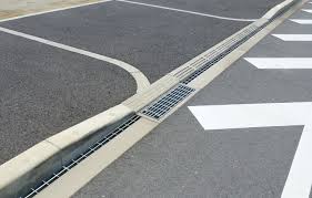 側溝とは？種類や用途、選び方のポイントを徹底解説！｜側溝・円形水路の製造・販売｜植平コンクリート工業