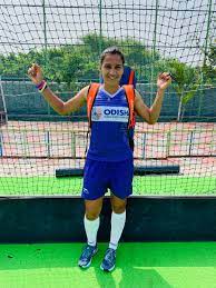 A 'sun halo' is a cele Rani Rampal On Twitter Excited For The New Training Kit Heartfelt Thanks To Thehockeyindia Rakshak Nike Positive Odisha Smile Happiestplaceispitch Strongwomen Hockey India Https T Co 0yschi2fdz