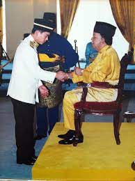 ˈnəgəri səmbiˈlan) is a state in malaysia which lies on the western coast of peninsular malaysia. File Investiture Ceremony At The Negeri Sembilan Palace By Hr Tunku Jaafar Jpg Wikimedia Commons