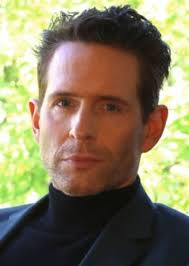 Fan Casting Glenn Howerton as Bryce Cummings in SCROOGED