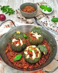 Gefullte Zucchini Mit Hackfleisch Und Tomatensosse Lydiasfoodblog Rezept Gefullte Zucchini Hackfleisch Zucchini Hackfleisch Gefullte Zucchini