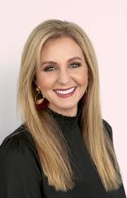 Petra Hickman's Instagram, Twitter & Facebook