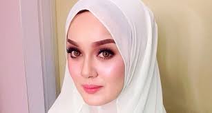 Muda pasangan malaysia memiliki besar seks. Alhamdulillah Senarai Artis Malaysia Yang Telah Berhijrah Bertudung Azhan Co