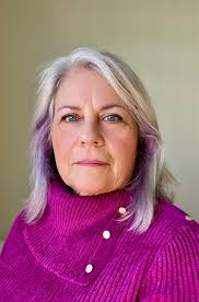 Katrina Davenport's Instagram, Twitter & Facebook