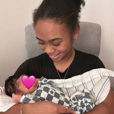 Kasandra Green's Instagram, Twitter & Facebook