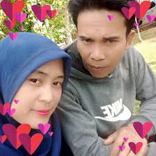 LSU instructor Herman Kelly has been swimming since he was a child. Now, he  has two goals in mind: winning gold medals at National Senior Games and  teaching youth how to swim.